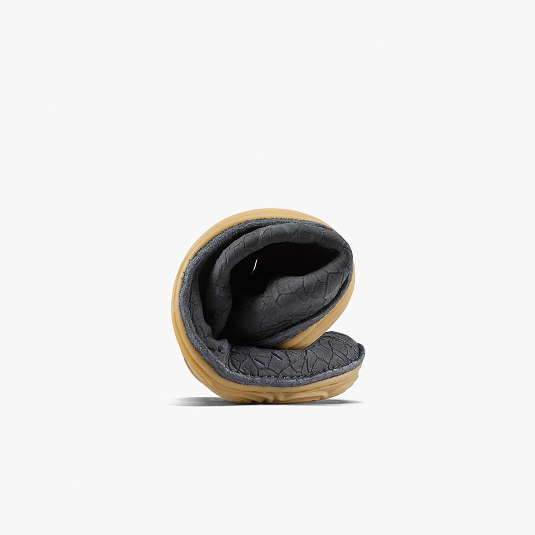 SENSUS WOMENS OBSIDIAN CRACKED LEATHER - Vivobarefoot